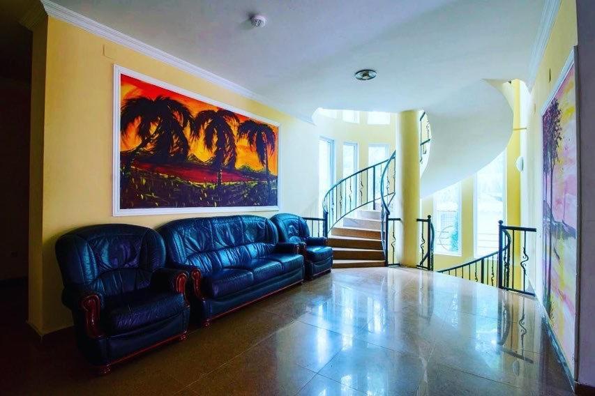 Golden Fleece Hotel Уреки Екстериор снимка