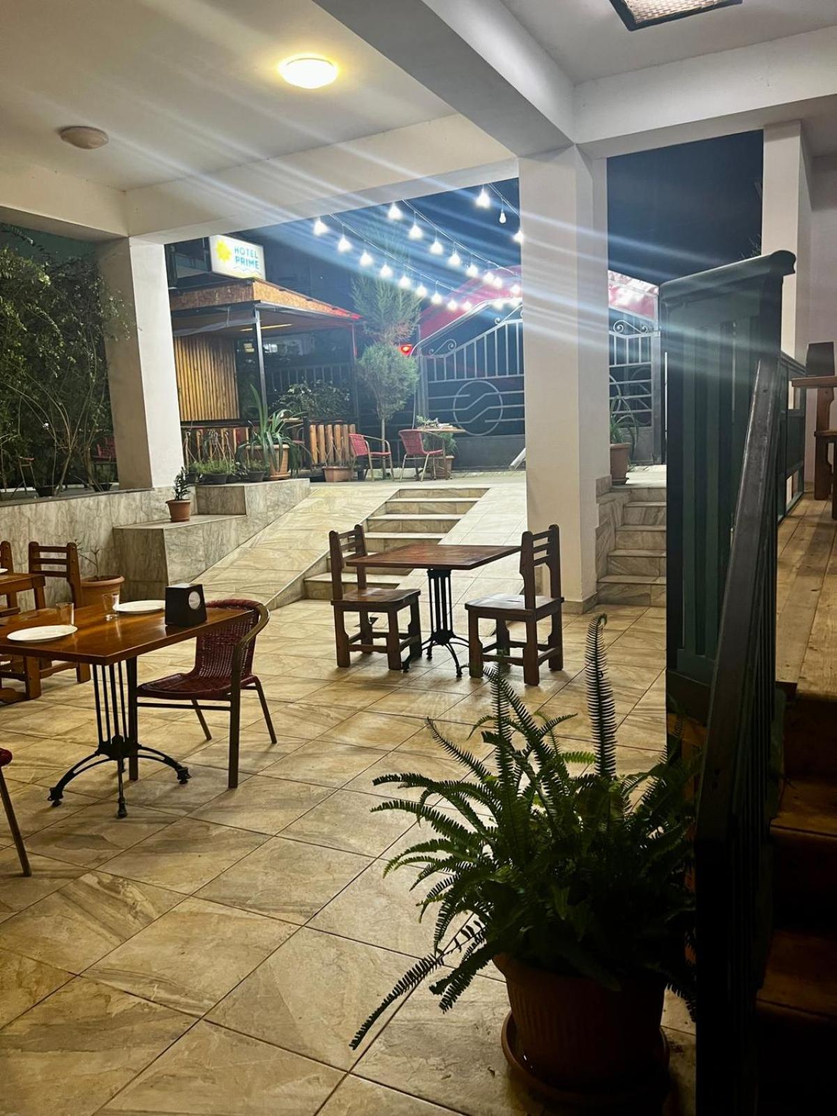 Golden Fleece Hotel Уреки Екстериор снимка