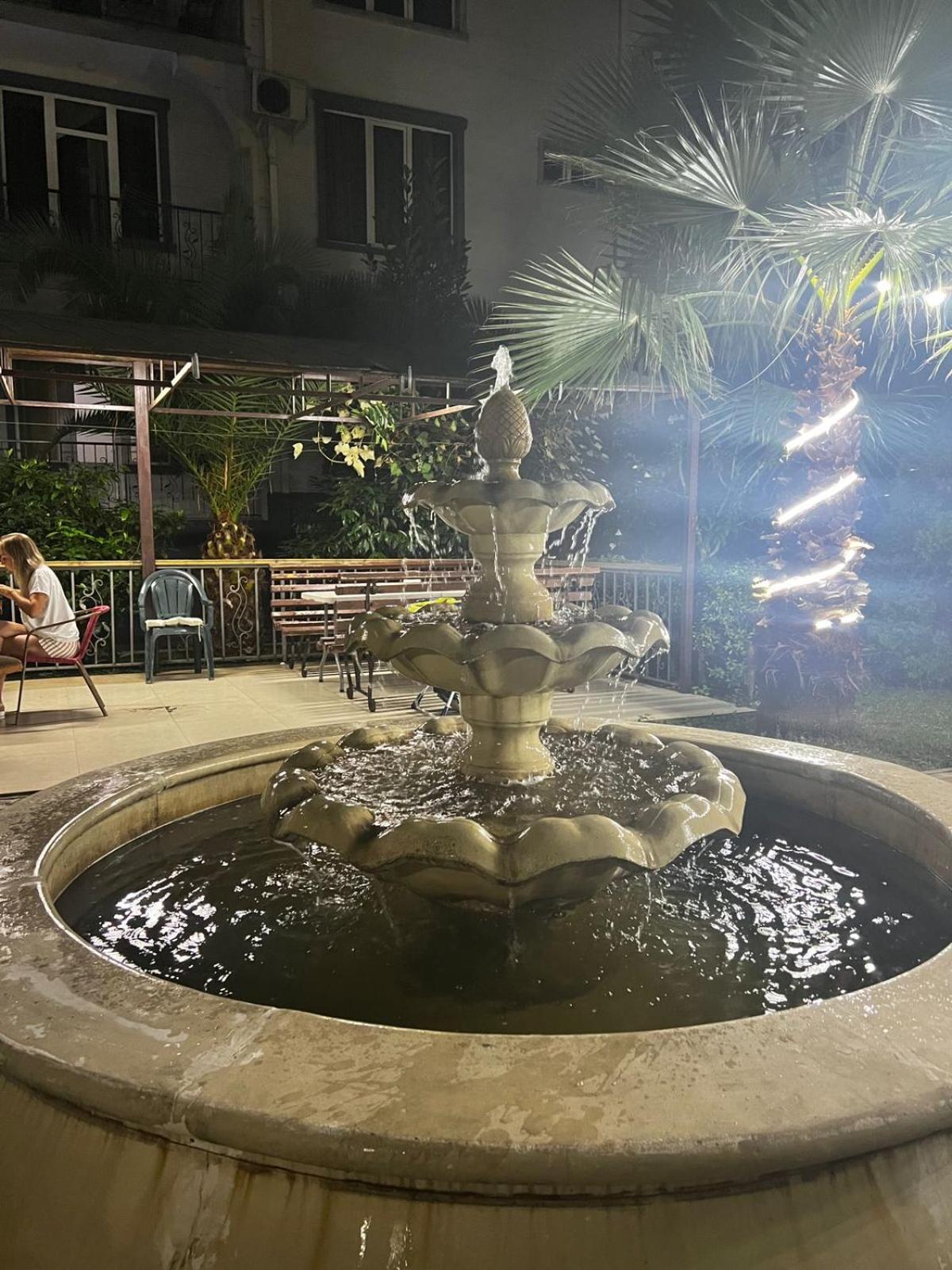 Golden Fleece Hotel Уреки Екстериор снимка