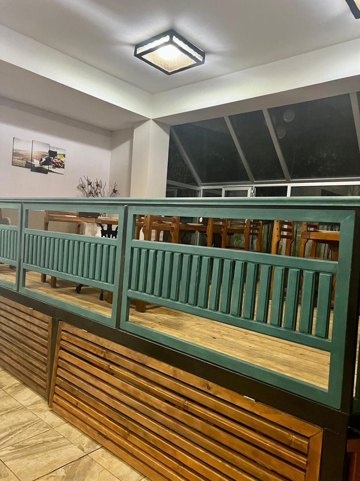 Golden Fleece Hotel Уреки Екстериор снимка
