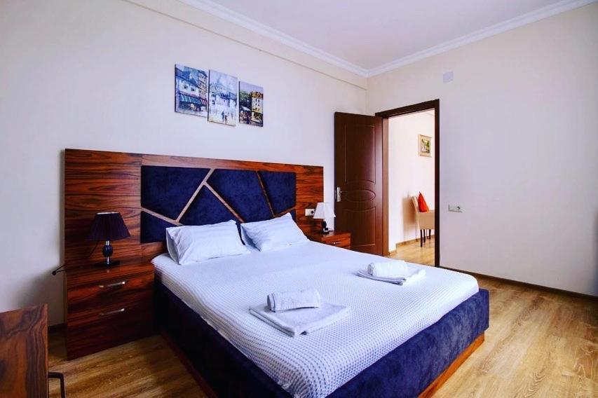 Golden Fleece Hotel Уреки Екстериор снимка