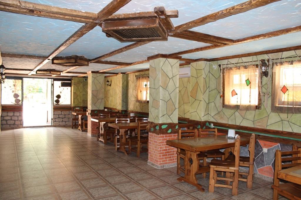 Golden Fleece Hotel Уреки Екстериор снимка