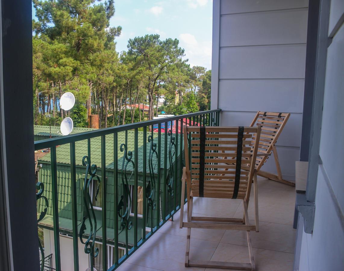 Golden Fleece Hotel Уреки Екстериор снимка